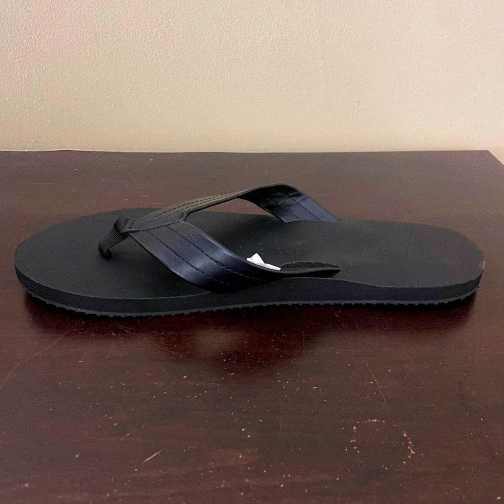 Old Navy Mens Faux Leather Flip Flop Sandals Black Jack Size 10-11 681533-01